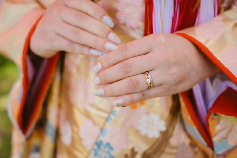 お気に入りのネイルと共に