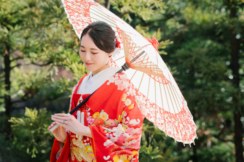 ご新婦様ソロショット！華やかなお衣装が映えますね