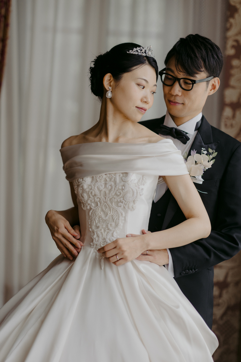 バックハグショットが素敵!大人な雰囲気がおしゃれ