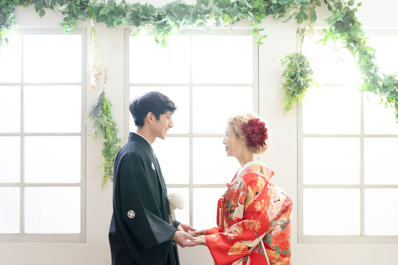 向かい合って…