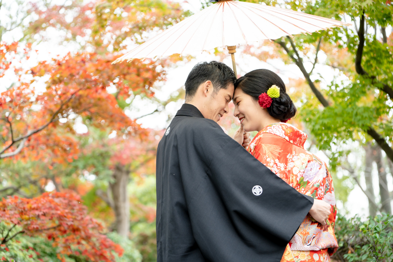 おでこをコツン