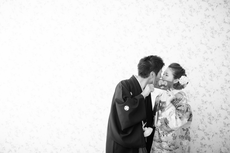 口元を隠して…♡