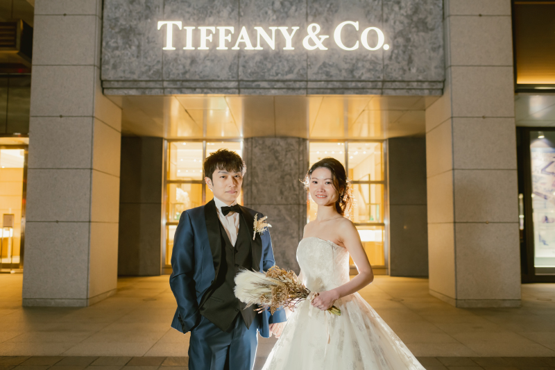 TIFFANYの前で・・・