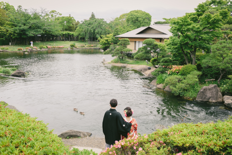 広々とした庭園で