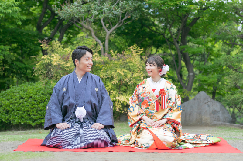 結びは正座ショットで
