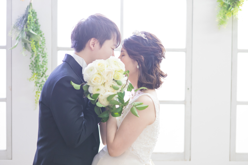 ブーケで隠して