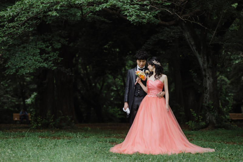 静けさ感じる公園で