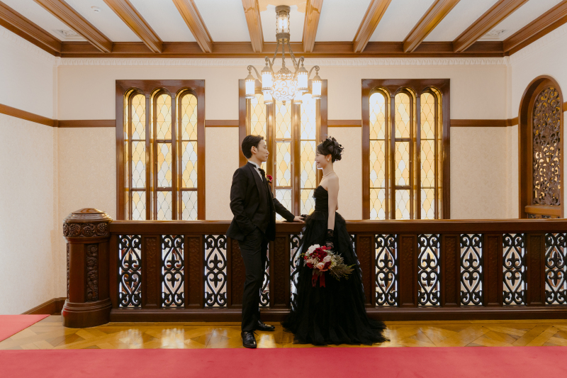 見つめ合うお二人の素敵な表情が印象的