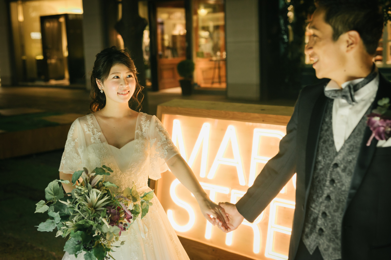 手を引いて・・・