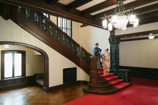 旧前田侯爵邸で和装も洋装も＊