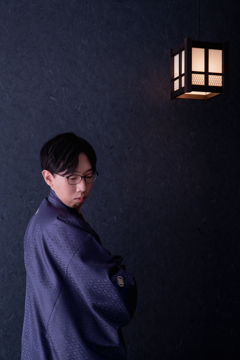 いつもとは違う表情で