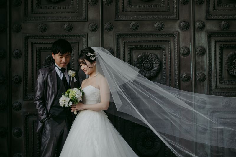 長いヴェールをなびかせて・・・