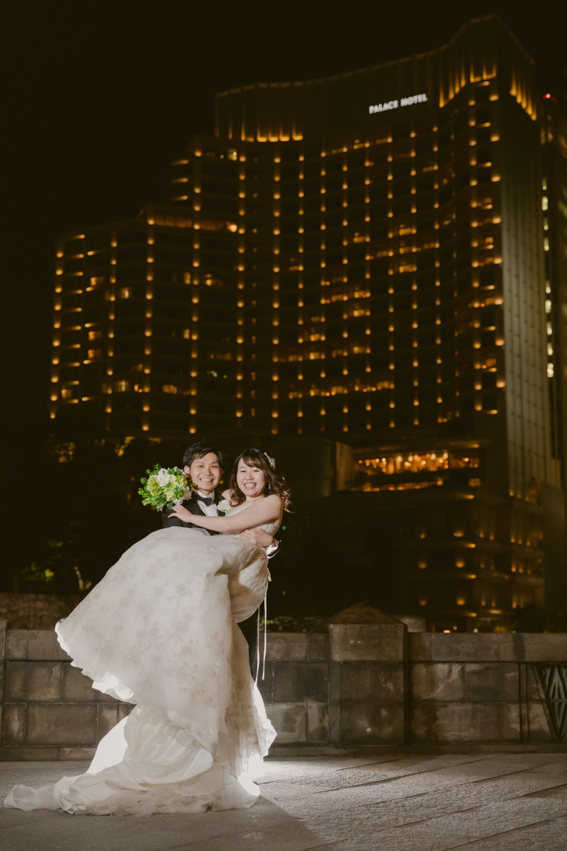 夜景をバックに・・・