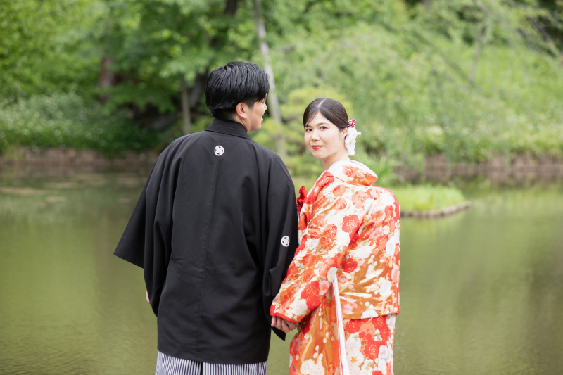 ご新婦様だけの振り返りショットがとても可愛い!