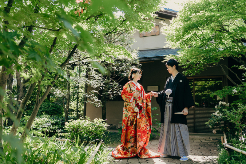 手を取り合って♪