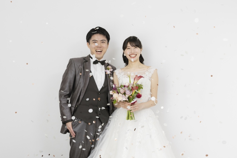 華やかさ満点コンフェッティを使った撮影もできます