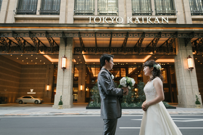 見つめあって花束を…