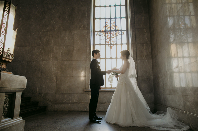 窓から差し込む光