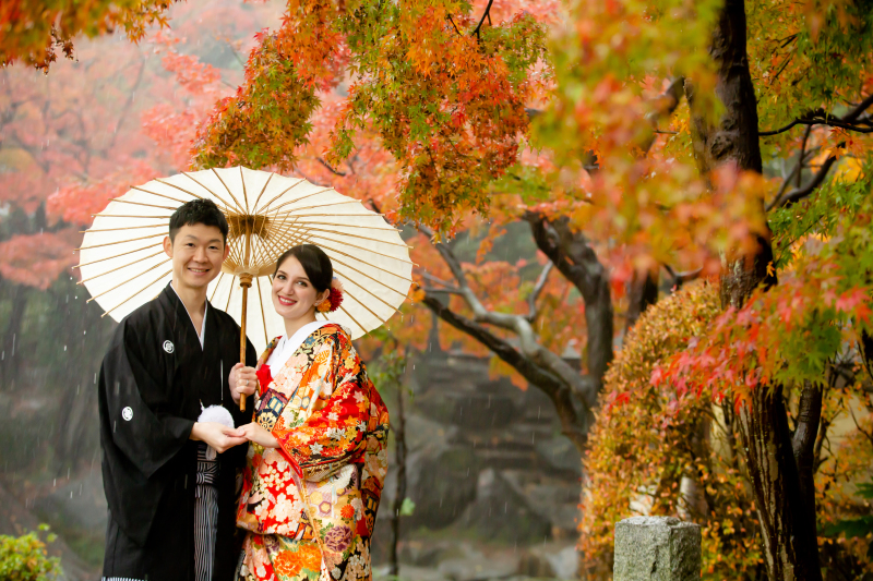 紅葉を背景に・・・