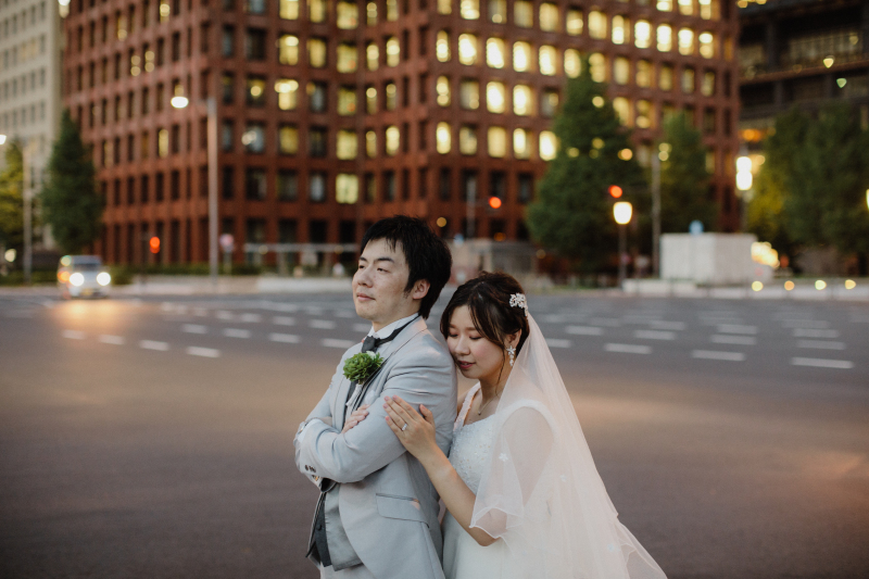 丸の内で洋装ロケーション撮影
