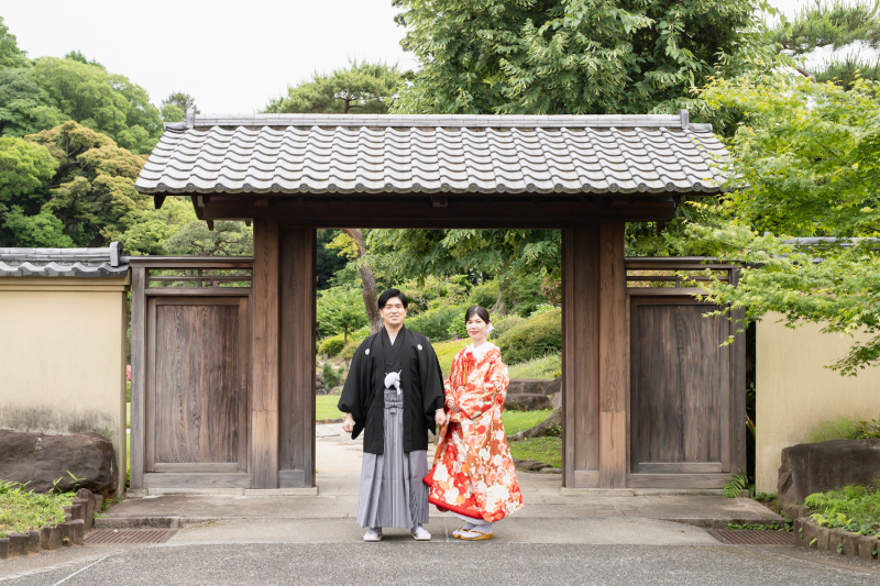 季節によって表情が変わる日本庭園で撮影スタート!