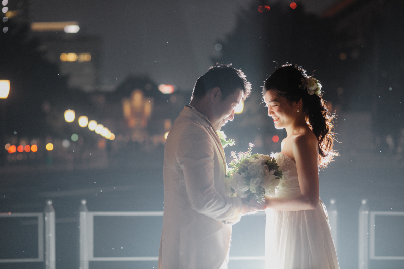 ブーケを見つめて