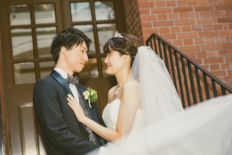 ベールをなびかせて