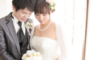 自然光いっぱいのスタジオで