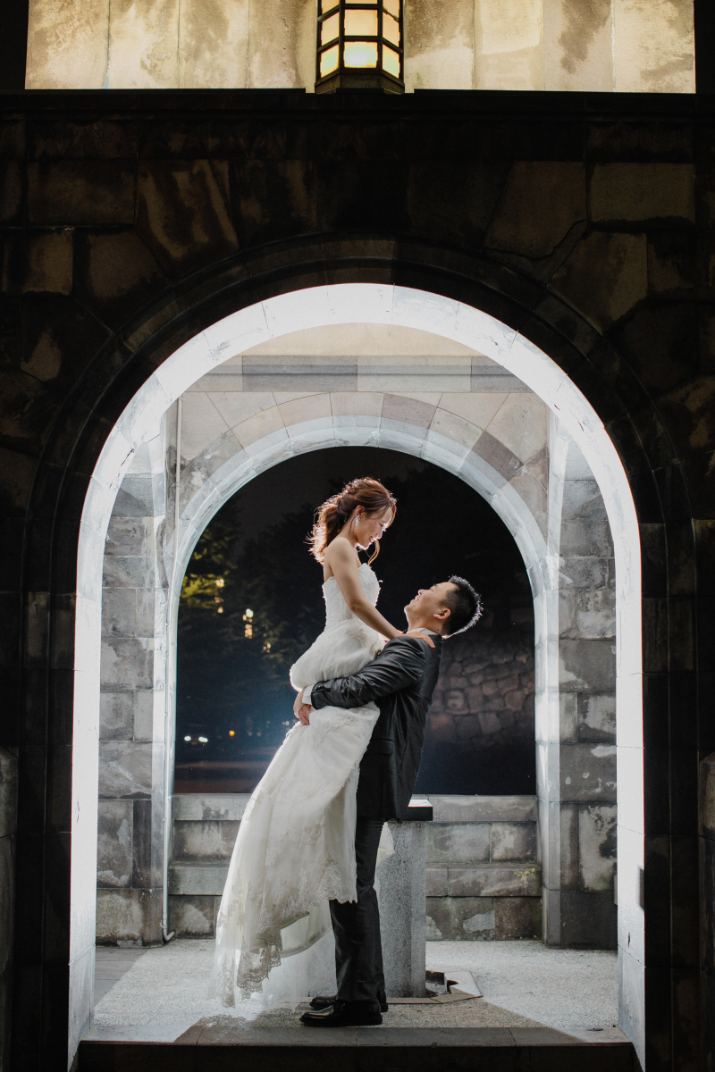 抱きかかえて・・・