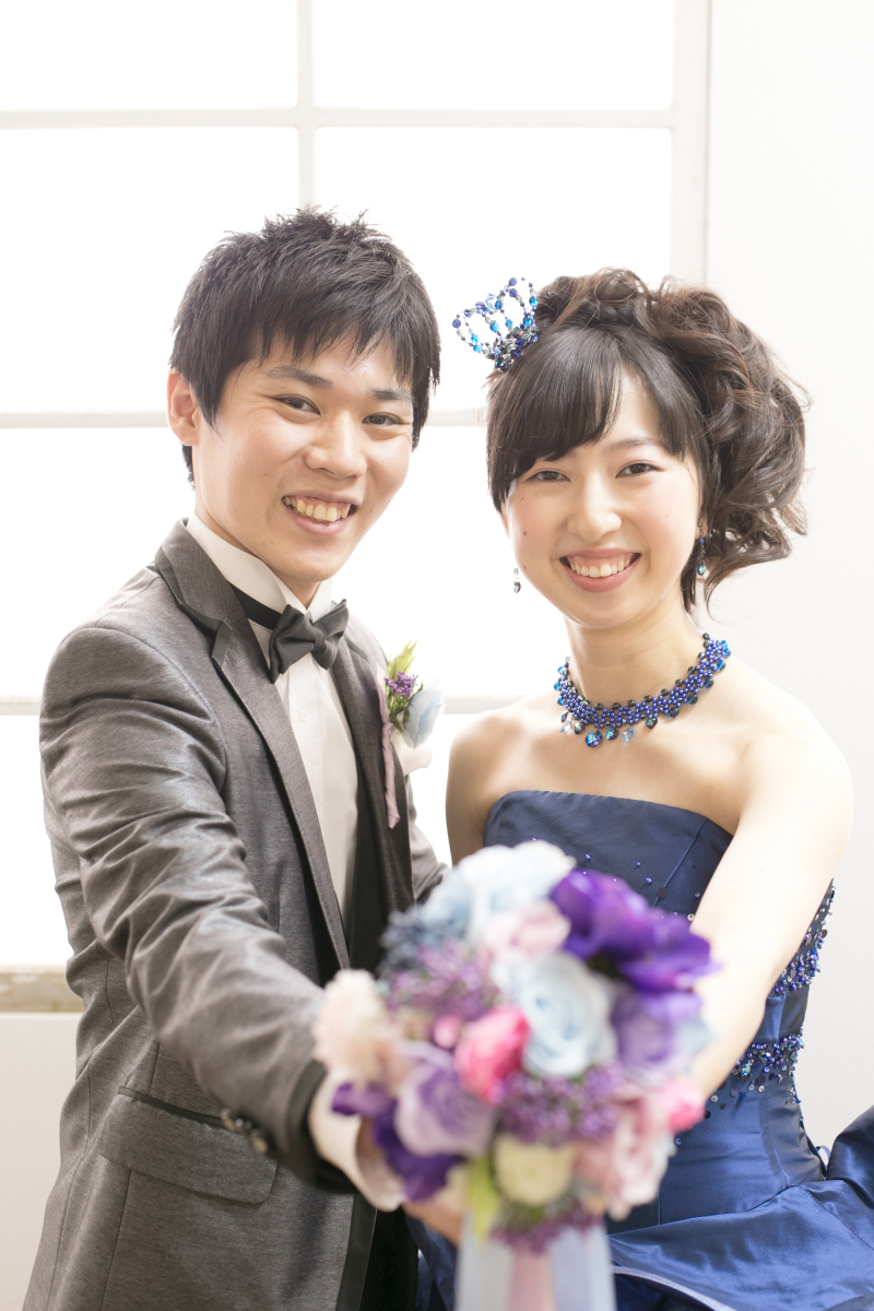 二人でブーケを持って