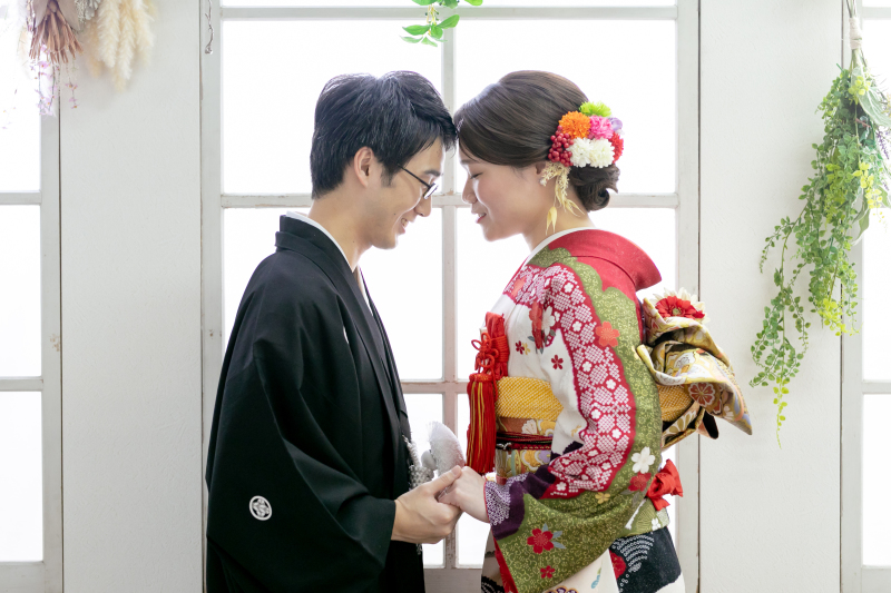 おでこをコツン