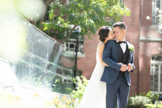 いつもならちょっと照れちゃうポーズも、少しずつポーズに取り入れていくのでご安心を。おふたりの雰囲気に合うポーズと場所をご提案しますので、安心してお任せくださいね。もちろん、リクエストも可能です！！