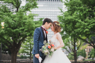 可愛いポーズもクールなポーズもお二人に合わせてご提案します！ラブリーすぎずキメキメすぎず。おふたりが後で見返した時に「こんな表情もできるんだ！」と喜んでいただけるようなお写真をたくさん残します。