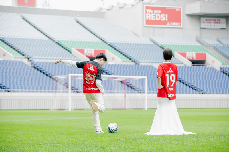 サッカーファン必見◎夢のスタジアム撮影!埼スタでのフォトウェディングプラン◆ご新婦ヘアセット&メイク・移動費・申請料・全データ込