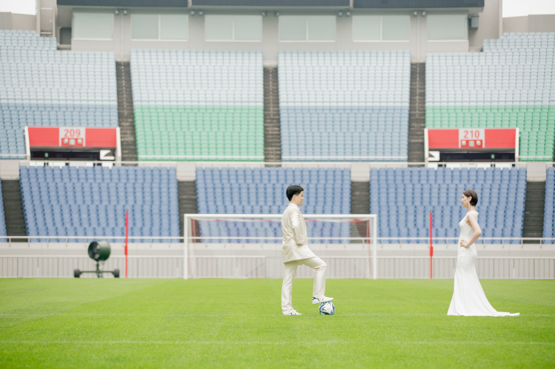 サッカーファン必見◎夢のスタジアム撮影!埼スタでのフォトウェディングプラン◆ご新婦ヘアセット&メイク・移動費・申請料・全データ込