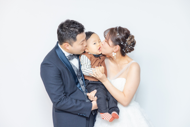 【スタジオ】洋装1着プラン◆ご新婦様ヘアセット&メイク・衣装グレードアップ料金含む・45分撮影・補正済全データ(50cut)付き