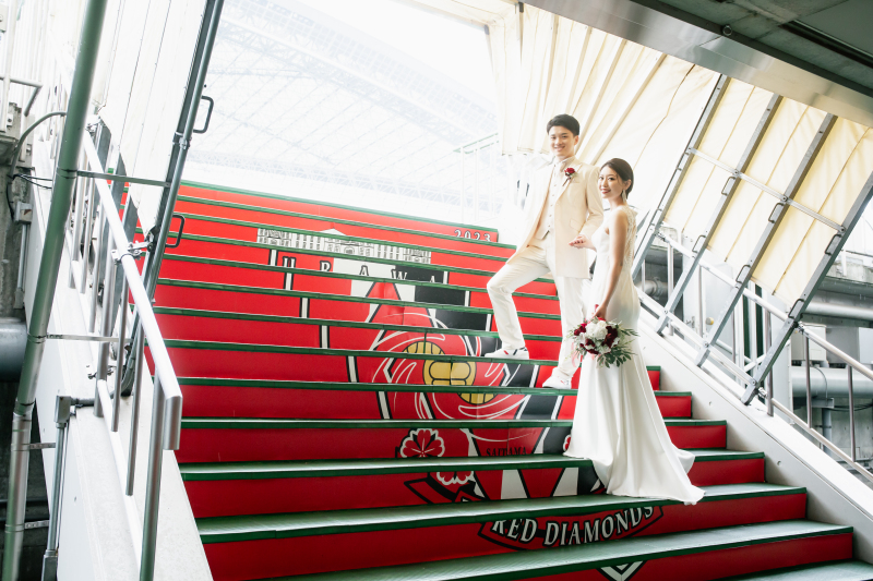 サッカーファン必見◎夢のスタジアム撮影!埼スタでのフォトウェディングプラン◆ご新婦ヘアセット&メイク・移動費・申請料・全データ込