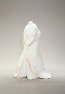 ４（菊花牡丹に鶴）