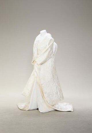 ４（菊花牡丹に鶴）