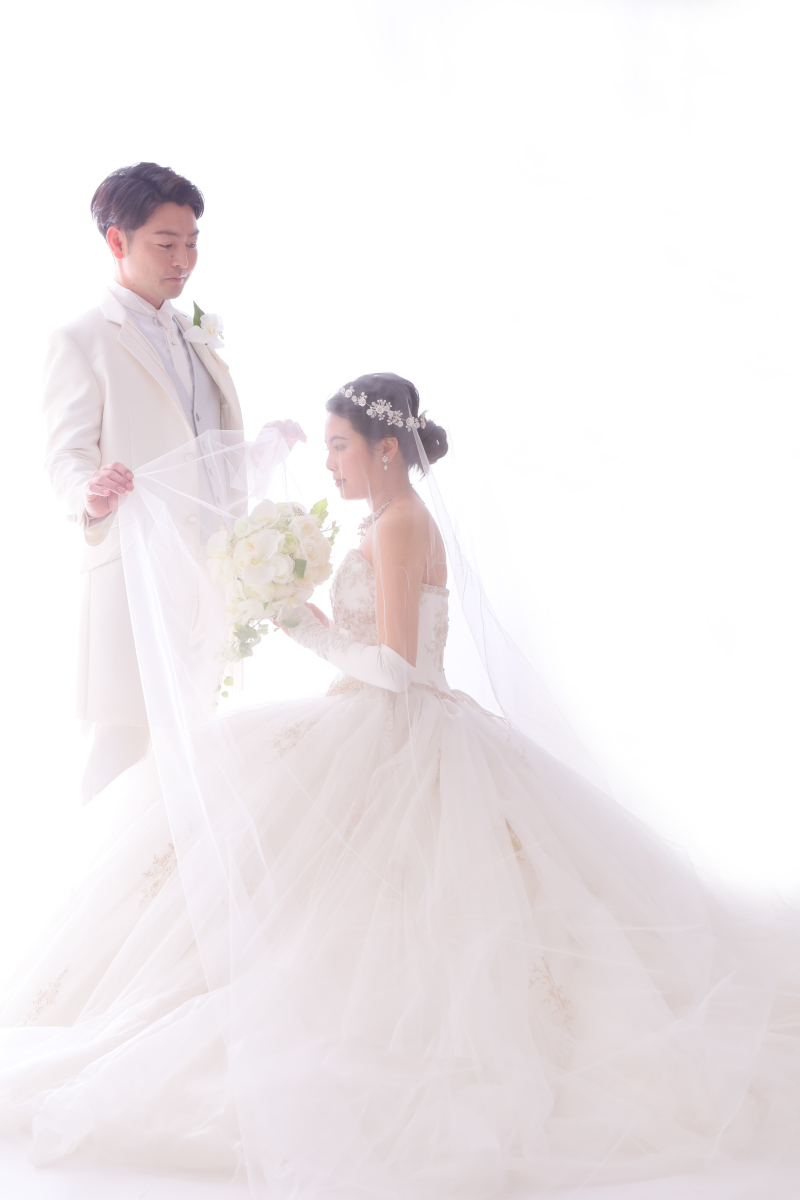 ベールに包まれて・・・