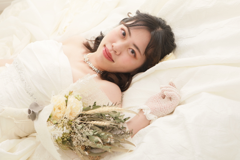 いつもとは違った大胆な表情も