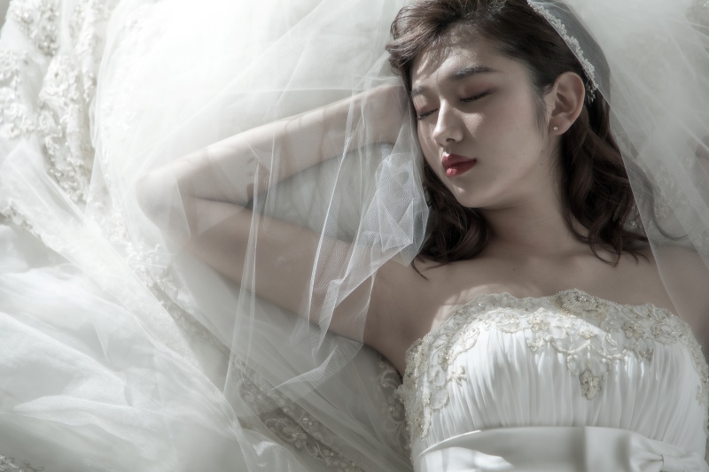 【ソロウェディング】土日料金なし!ドレス1点、ヘアメイク、写真(六切りorデータ)1ポーズ付き♪
