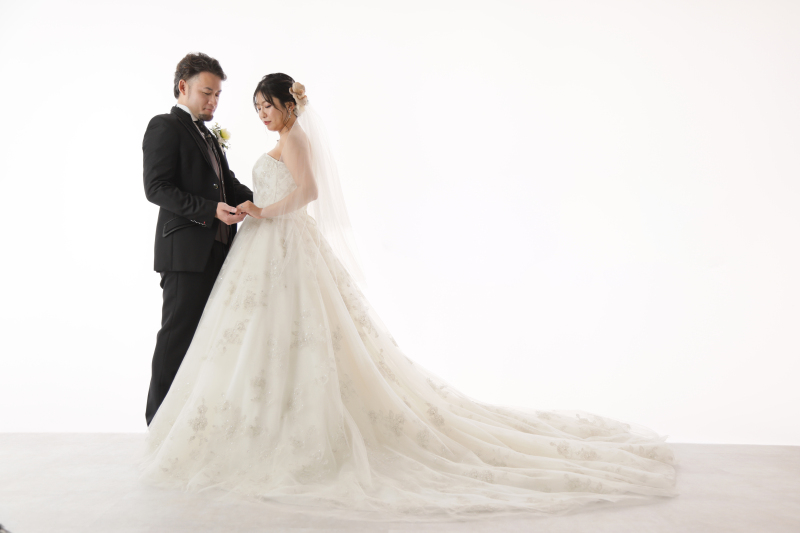【洋装スタンダードプラン】スタジオ撮影(衣装洋装1点/新婦ヘアメイク/写真1枚)