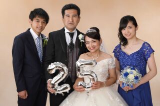 【金・銀婚式ファミリーフォト】ドレス＆タキシード・ご婦人ヘアメイク・土日料金なし！