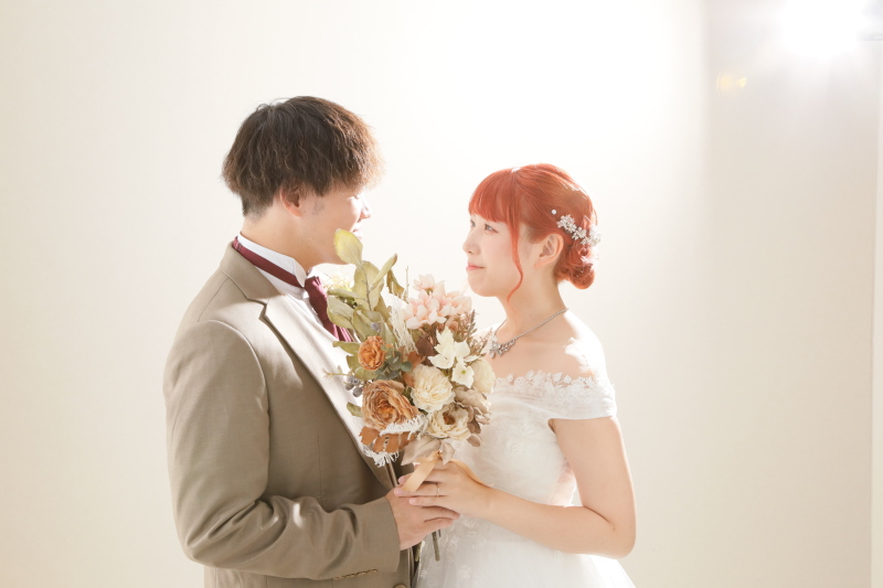 【和装洋装スタンダードプラン】スタジオ撮影(衣装和洋各1点/新婦ヘアメイク/写真2枚)