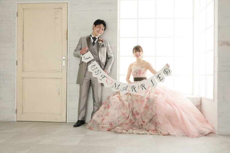 もちろんカラードレスも！