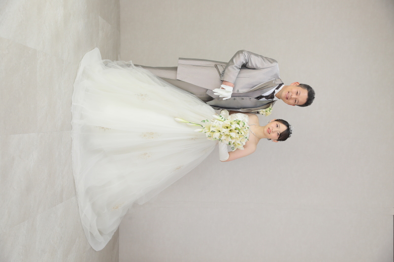 【洋装1着プラン】お手頃価格♪衣裳各1点、 新婦ヘアメイク、写真(6切りorデータ)1ポーズ 付き