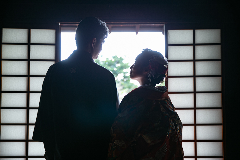 差し込む光を受けて