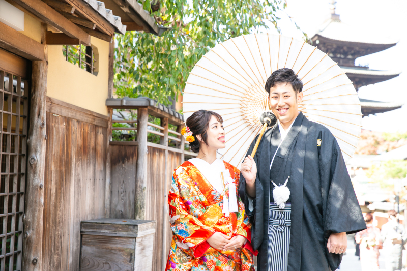 八坂の塔を背景に