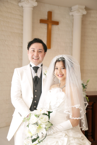 自然光の入るチャペルで